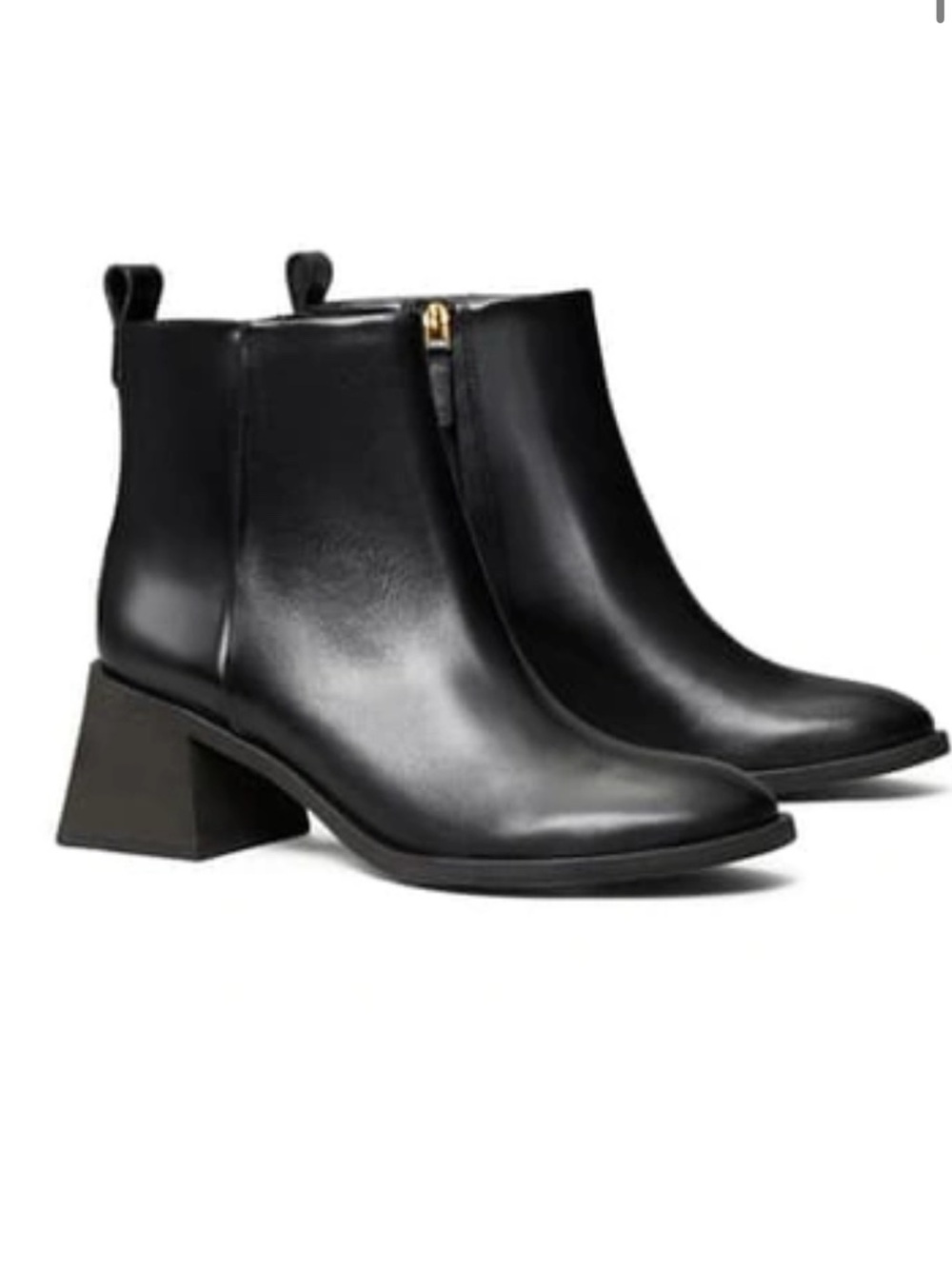 NEW Tory Burch Casual Zip Up Bootie Calf Leather logo pulls Perfect Black Sz 5